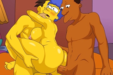 Мардж опять изменяет Гомеру — на этот раз с 2-мя членами сразу